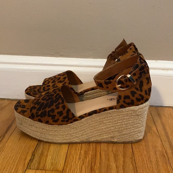 JUSTFAB Leopard Wedge Heels - Picture 2 of 4